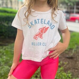 Feather 4 Arrow Skates Tee